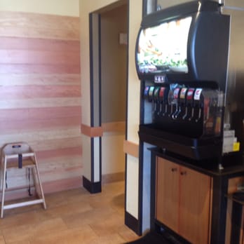 Panera Bread - Drink station - Salad Near Me - Clark, New Jersey