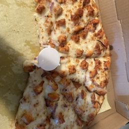 Garlic chicken pizza, no mushrooms Garlic chicken pizza, no mushrooms