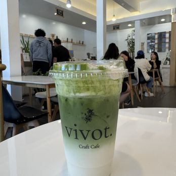 Vivot Craft Cafe - Matcha latte with banana toffee cream top - Bubble Tea Near Me - Fullerton, California Vivot Craft Cafe - Matcha latte with banana toffee cream top - Bubble Tea Near Me - Fullerton, California