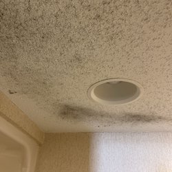 Rodeway Inn - Wtf is this.... Terrible