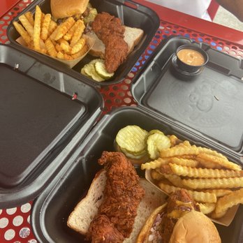 Dave's Hot Chicken - Chicken Shop Near Me - Orlando, Florida