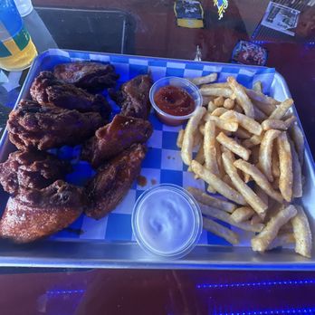 Papi's Restaurant and Lounge - Sports Bars Near Me - Tampa, Florida Papi's Restaurant and Lounge - Sports Bars Near Me - Tampa, Florida