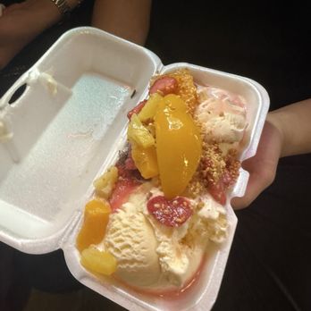 Margie's Candies - Fruit Sundae - Candy Stores Near Me - Chicago, Illinois Margie's Candies - Fruit Sundae - Candy Stores Near Me - Chicago, Illinois