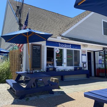 Hooked - Outside - Seafood Near Me - Montauk, New York