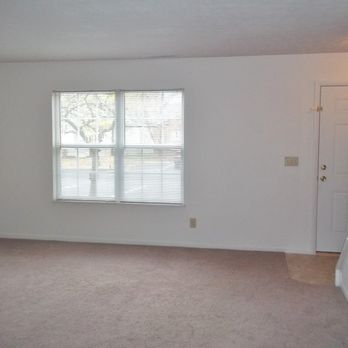 Willow Bends Apartments - Large Living Room TH - Apartments Near Me - Hilliard, Ohio Willow Bends Apartments - Large Living Room TH - Apartments Near Me - Hilliard, Ohio