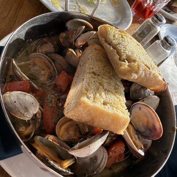Moss Beach Distillery - Steamed clams (forgot the menu name ) - Seafood Near Me - Moss Beach, California