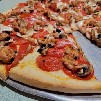 D'caesaro Pizza & Italian Restaurant - Beautiful thin crust today! 10/26/2023 - Italian Near Me - Riverside, California D'caesaro Pizza & Italian Restaurant - Beautiful thin crust today! 10/26/2023 - Italian Near Me - Riverside, California