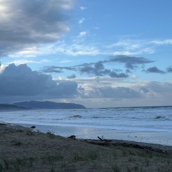 Two Capes Lookout - Hotels Near Me - Cloverdale, Oregon