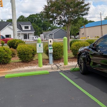 Electric Vehicle Charging Station - Electric Vehicle Charging Station, Ingles, Lincolnton - EV Charging Stations Near Me - Lincolnton, North Carolina Electric Vehicle Charging Station - Electric Vehicle Charging Station, Ingles, Lincolnton - EV Charging Stations Near Me - Lincolnton, North Carolina