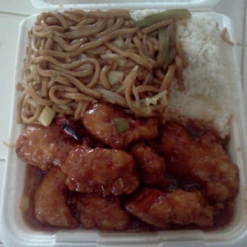 Rose Palace - Lunch plate with mandarin chicken. So good! It also comes with a crab wonton - Chinese Near Me - Elk Grove, California Rose Palace - Lunch plate with mandarin chicken. So good! It also comes with a crab wonton - Chinese Near Me - Elk Grove, California