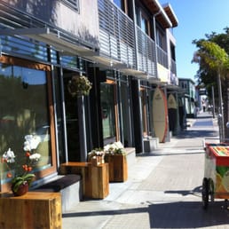 Front of Kreation has cute bench to sit on & enjoy your treat! Front of Kreation has cute bench to sit on & enjoy your treat!