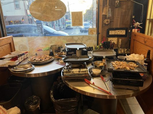 Yuk Jun Gui - Galbi, Fresh live eel, Makchang by null