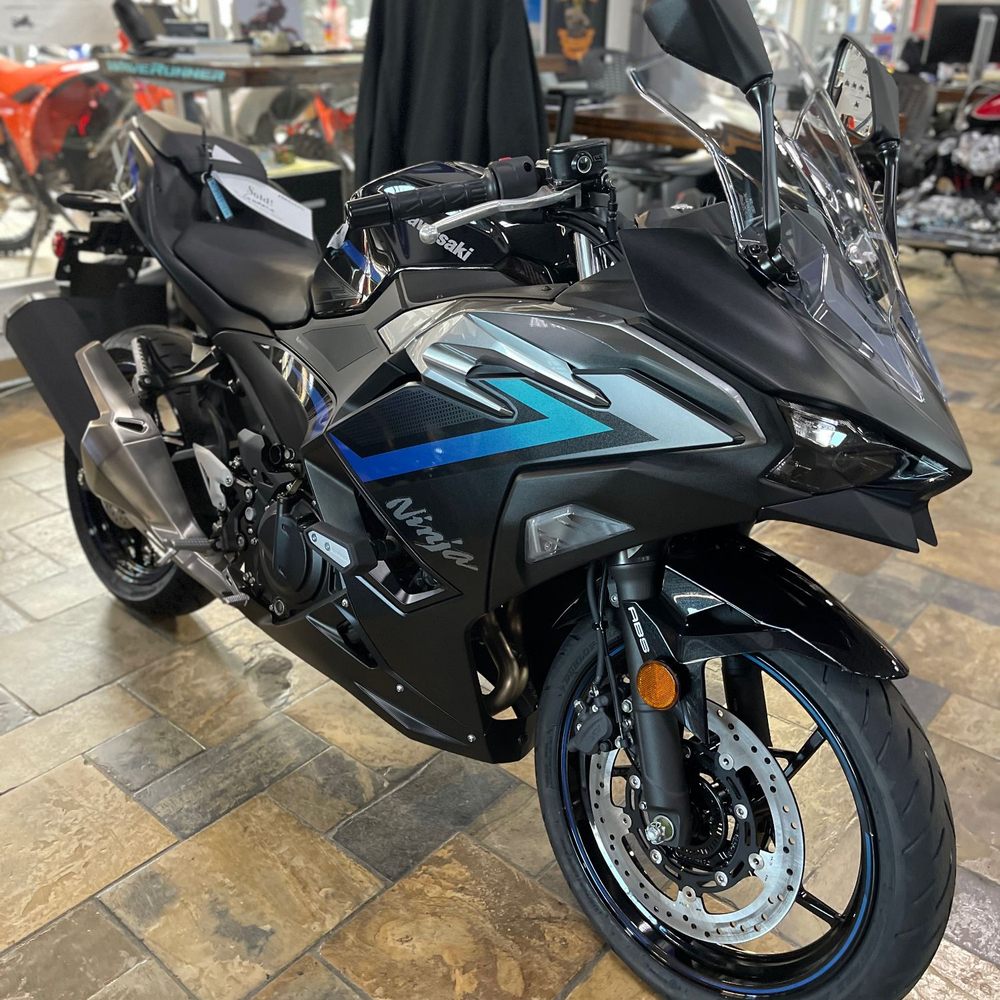My new 2025 Kawasaki Ninja 500 SE. Bought with the help of AJ My new 2025 Kawasaki Ninja 500 SE. Bought with the help of AJ