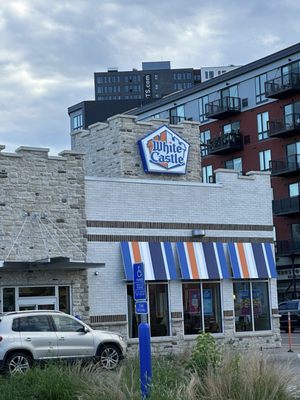 White Castle by null