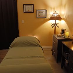 Center for Reiki Wellness and Past Life Regression - Sarasota, FL Office - Treatment Room at the Center for Reiki Wellness & Past Life Regression - Cyndy Paxton, RMT CH