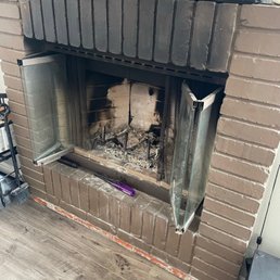 Before fireplace was re-done. Before fireplace was re-done.