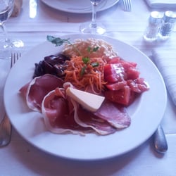 La Belle Auberge - Assiette de jambon cru et crudités