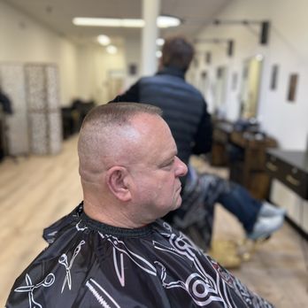 Lee's Barbershop - Barbers Near Me - Charlottesville, Virginia Lee's Barbershop - Barbers Near Me - Charlottesville, Virginia