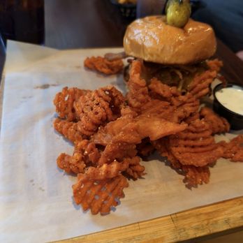 Buttonwood Grill - Burger - New American Near Me - Lahaska, Pennsylvania