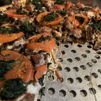 Gianni's Pizza - Scrumptious tomato, spinach mushroom and sausage; love the crust! - Italian Near Me - Monterey, California
