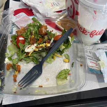 Chick-fil-A - Cobb salad and frosted lemonade - Fast Food Near Me - Woodside, New York Chick-fil-A - Cobb salad and frosted lemonade - Fast Food Near Me - Woodside, New York