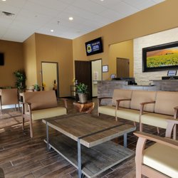 Davam Urgent Care - Lobby Area