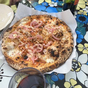 Show Me Pizza - Cashville Hot Chicken - Pizza Near Me - Austin, Texas Show Me Pizza - Cashville Hot Chicken - Pizza Near Me - Austin, Texas
