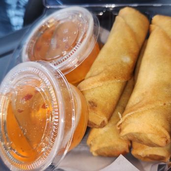 Cozy Thai Cuisine - Egg Rolls, a generous quintet! - Thai Near Me - West Covina, California