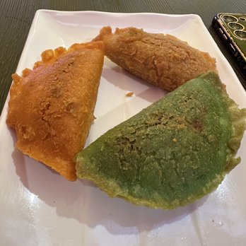 Sabor Colombiano - One of each of their empanadas. Veggies, chicken, & Beef. - Colombian Near Me - Los Angeles, California Sabor Colombiano - One of each of their empanadas. Veggies, chicken, & Beef. - Colombian Near Me - Los Angeles, California