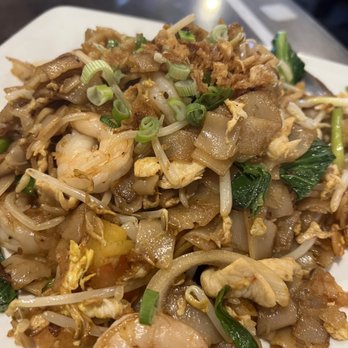 Banana Leaf - Stir Fried Flat Noodle - Malaysian Near Me - Houston, Texas Banana Leaf - Stir Fried Flat Noodle - Malaysian Near Me - Houston, Texas