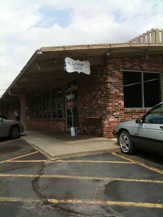 LAUNDRY CHUTE Updated October 2024 2910 SW Oakley Ave, Topeka