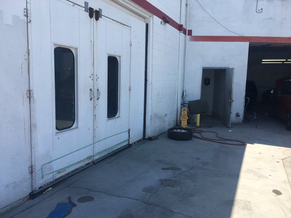Auto Body Body Shops 20256 Saticoy St,