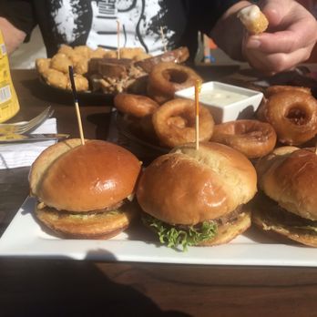 Beachcomber Pub - Sliders! Sooo good, medium rare =perfect - Pubs Near Me - Florence, Oregon