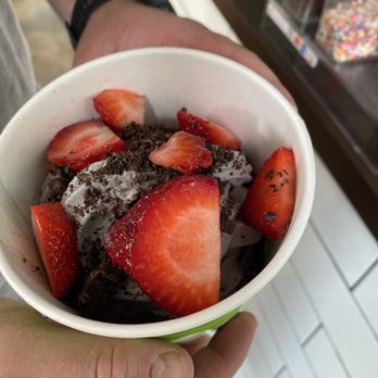Bella's Frozen Yogurt - Ice Cream & Frozen Yogurt Near Me - St. Louis, Missouri Bella's Frozen Yogurt - Ice Cream & Frozen Yogurt Near Me - St. Louis, Missouri