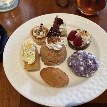 La Hiki - Deserts, butter mochi, pound cake, ube crinkle, cinnamon bun, cheesecake tart, macha muffin, pumpkin tart. - Breakfast & Brunch Near Me - Kapolei, Hawaii La Hiki - Deserts, butter mochi, pound cake, ube crinkle, cinnamon bun, cheesecake tart, macha muffin, pumpkin tart. - Breakfast & Brunch Near Me - Kapolei, Hawaii