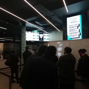 Wingstop - Chicken Wings Near Me - London, XGL