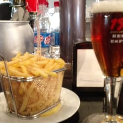 Memories Eder - Unas patatas fritas con una cerveza.