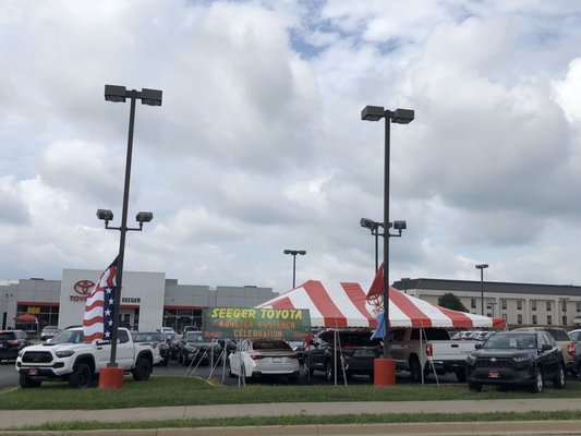 Seeger Toyota of St Robert - Updated July 2026 - 30 Photos & 22 Reviews ...