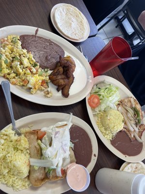 Antojitos Salvadorenos by null