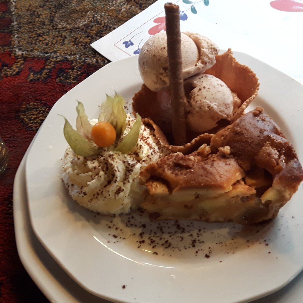 Café Restaurant 't Zwaantje - Warm apple pie - Modern European Near Me - Amsterdam, New Hampshire Café Restaurant 't Zwaantje - Warm apple pie - Modern European Near Me - Amsterdam, New Hampshire