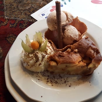 Café Restaurant 't Zwaantje - Warm apple pie - Modern European Near Me - Amsterdam, New Hampshire