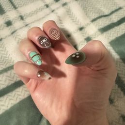 nails