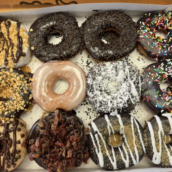 Duck Donuts - The Boardwalk, S'mores, Chocolate Caramel Crunch, Midnight Madness, Chocolate Confetti, Glazed Donut & Peanut Butter Paradise. - Donuts Near Me - Herndon, Virginia