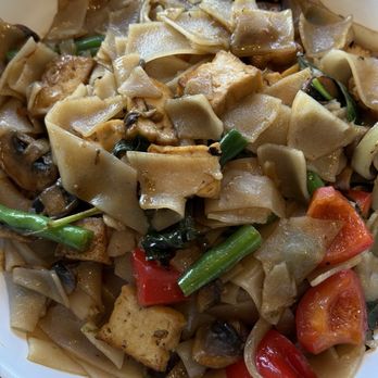 Grains - Khee Mao Noodles - Vegan Near Me - San Diego, California