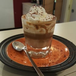 Rugantino - un semplice caffè con panna