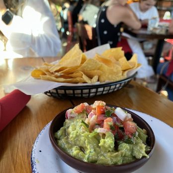 El Sabor Latin Kitchen - Chips and guac - Mexican Near Me - Pittsburgh, Pennsylvania El Sabor Latin Kitchen - Chips and guac - Mexican Near Me - Pittsburgh, Pennsylvania