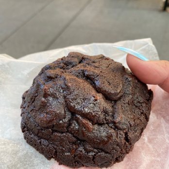 Levain Bakery - Upper East Side, NYC - Bakeries Near Me - New York, New York