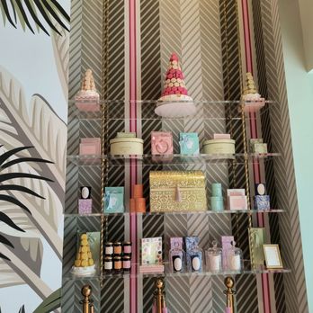 Ladurée - Patisserie/Cake Shop Near Me - Miami, Florida