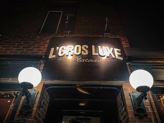 L'Gros Luxe Plateau by null