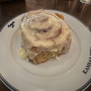 Rye Leawood - Cinnamon Roll (first come first serve) - New American Near Me - Leawood, Kansas